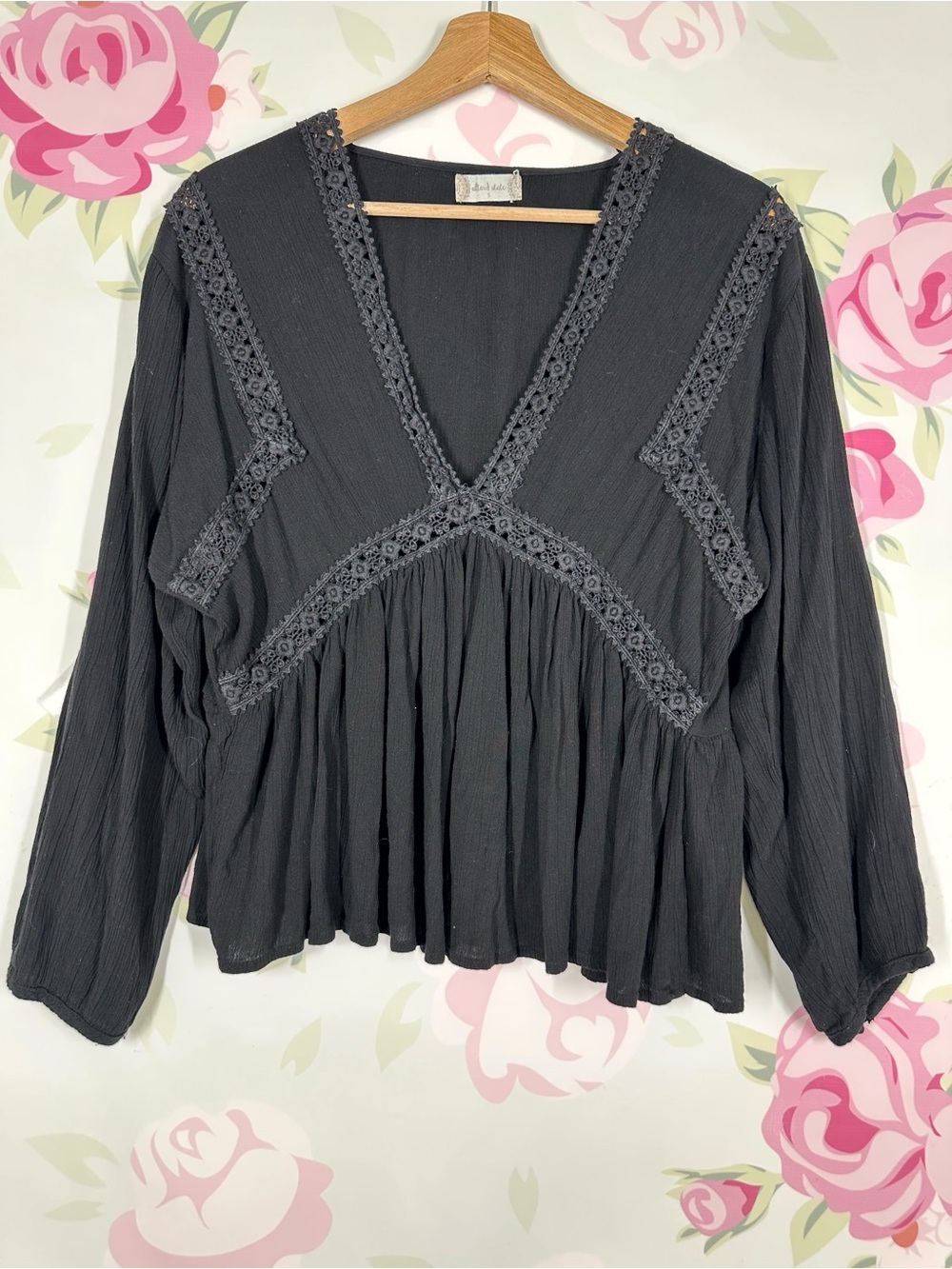 Altar'd State Black Boho Rayon Crochet-Trim V-Neck Peasant Tunic Top S
